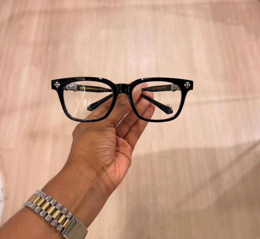 Photochromic glasses
